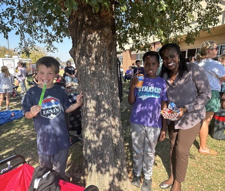 students enjoying popsicles at cookout 