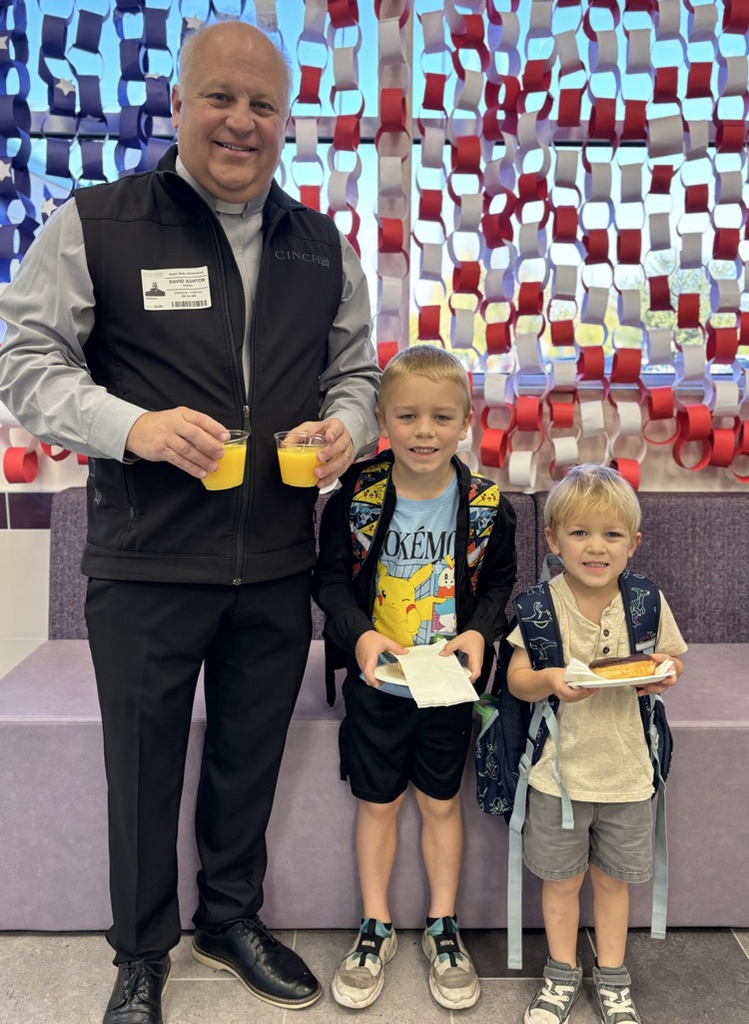 students with grandpa veteran 