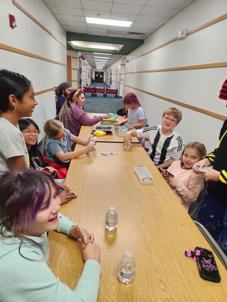 parents and students enjoying game night
