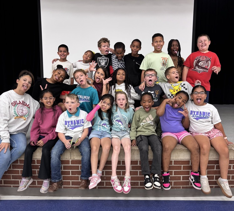 Mrs kovash’s class making a silly face 