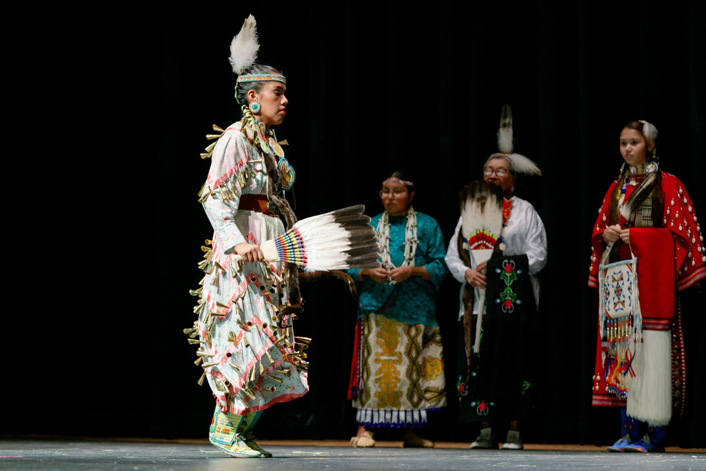 indian education showcase student dancing