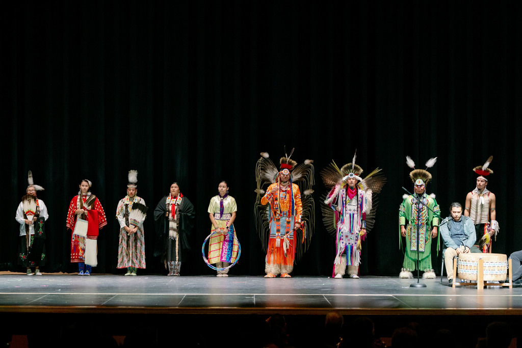 indian education showcase student dancing