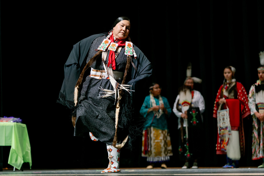 indian education showcase student dancing