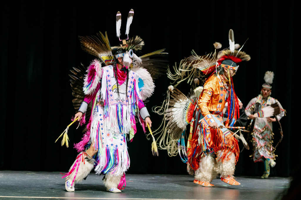 indian education showcase student dancing