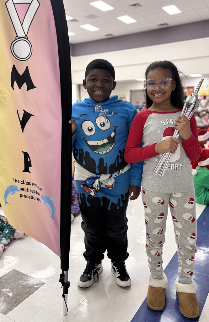 students with mvp flag 