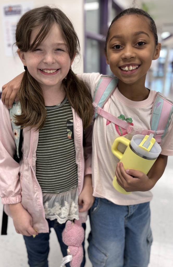 students smiling together 