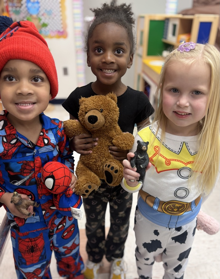 kids and teddy bears 