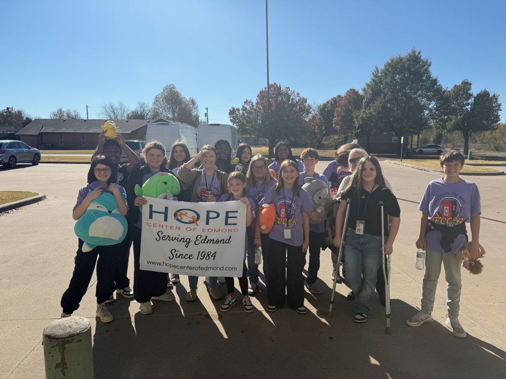 FCCLA Panther students volunteering at the Edmond Hope Center.