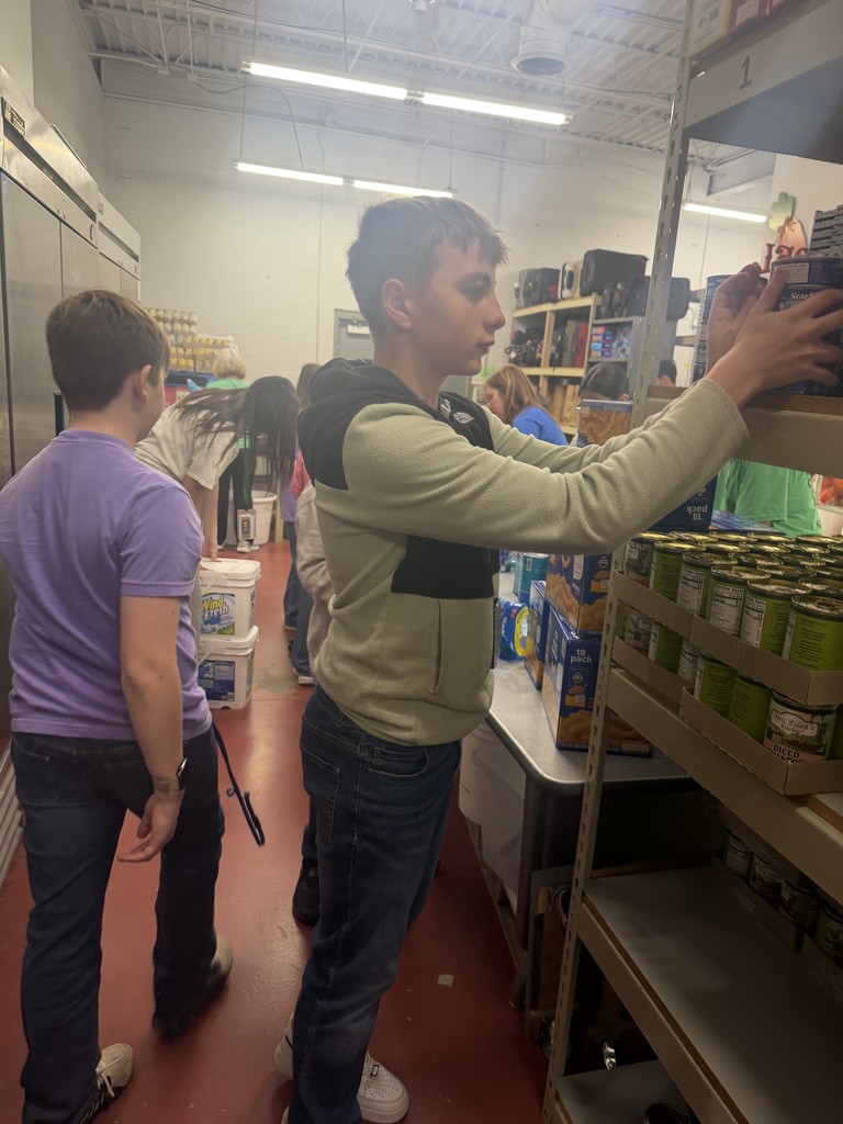 FCCLA Panther students volunteering at the Edmond Hope Center.