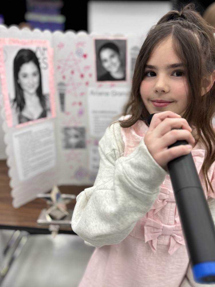student dressed as Ariana grande 