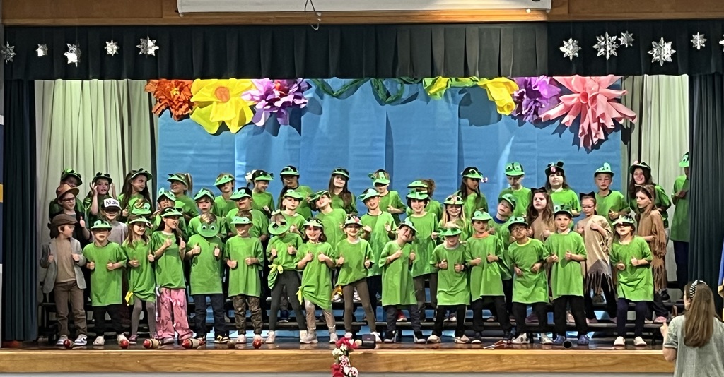 Second grade performs the frog and toad skit