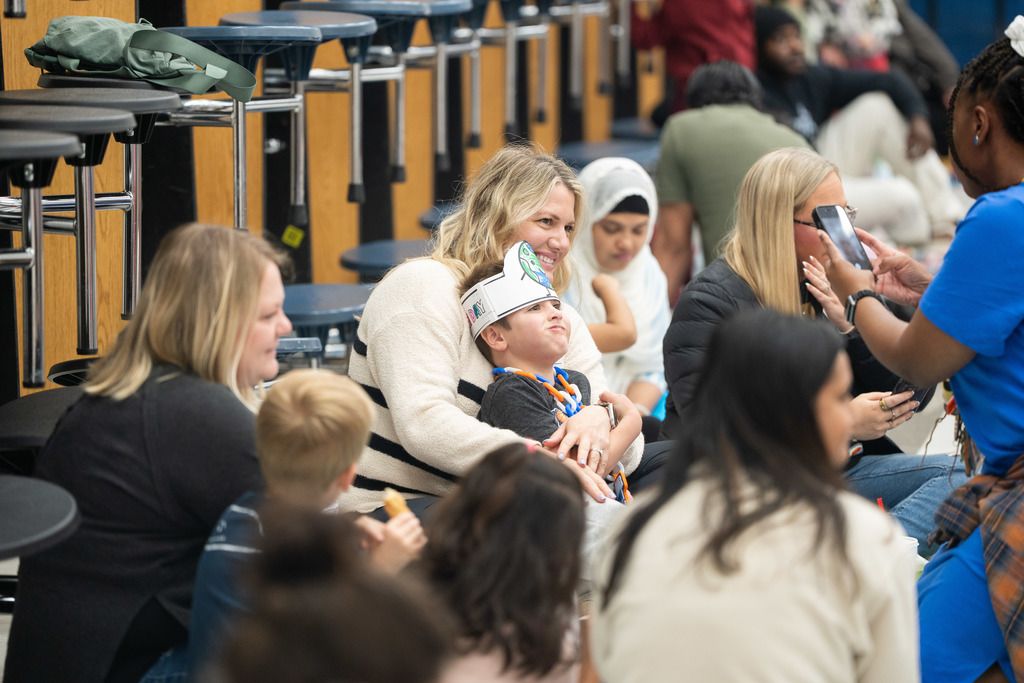 mom and child hugging