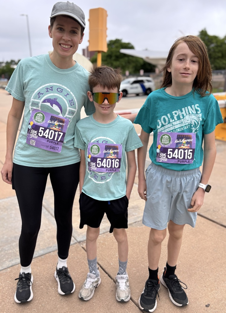 mom and sons ready to run 