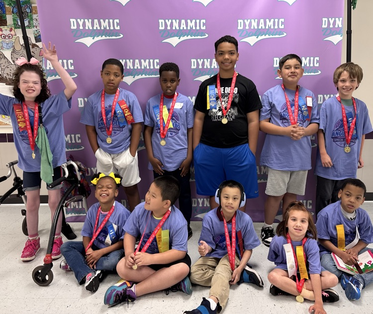 students with medals 