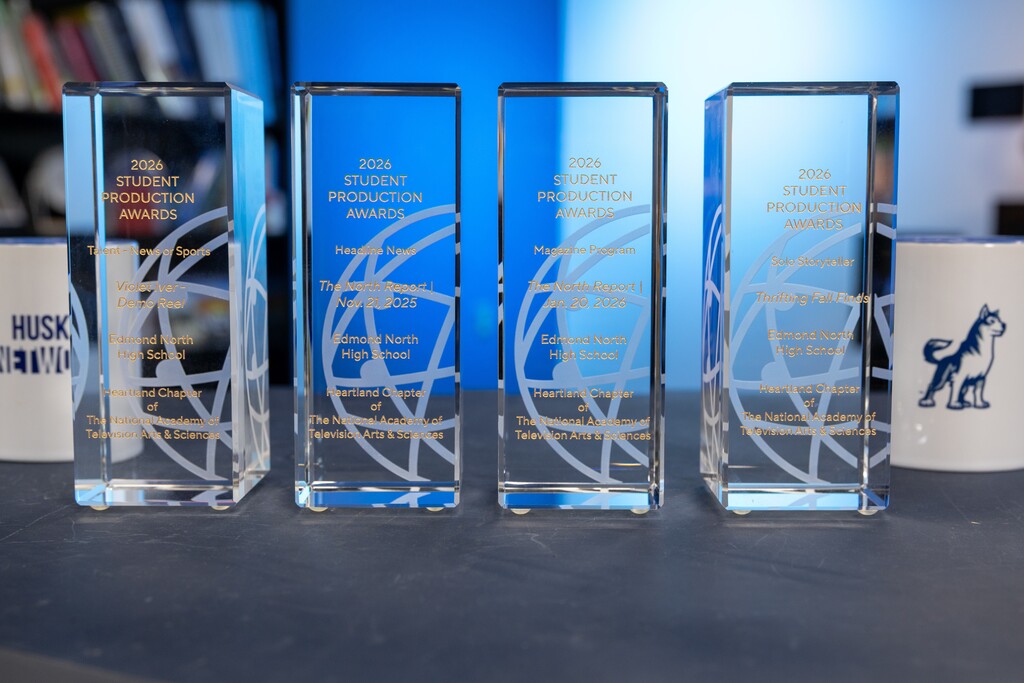 close up of huskey network awards