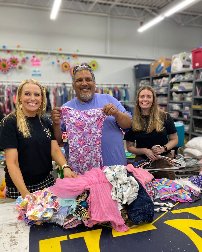 administrators doing acts of kindness around edmond
