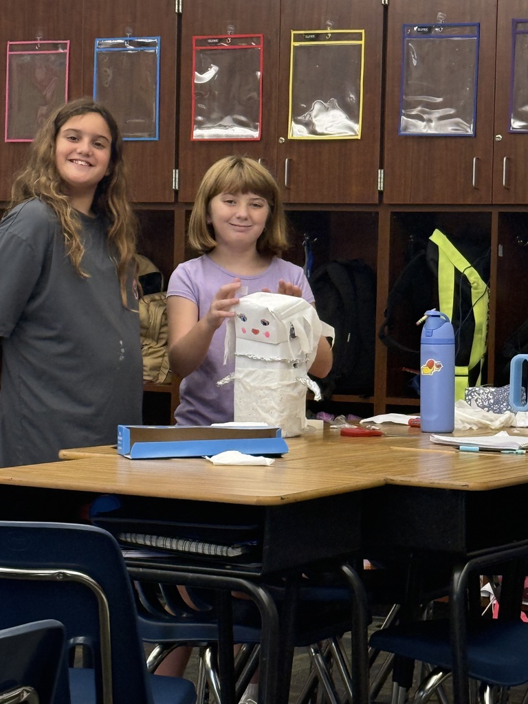 kids building a robot