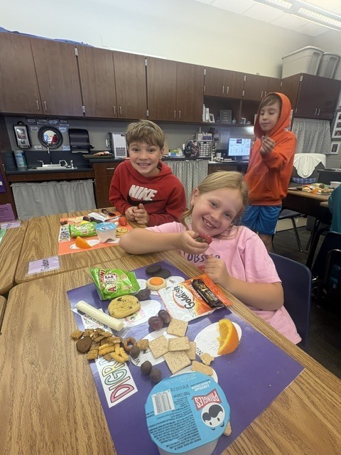 kids posing with digraph feast