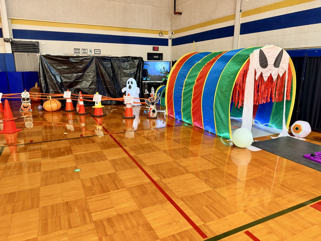 halloween decorations in pe