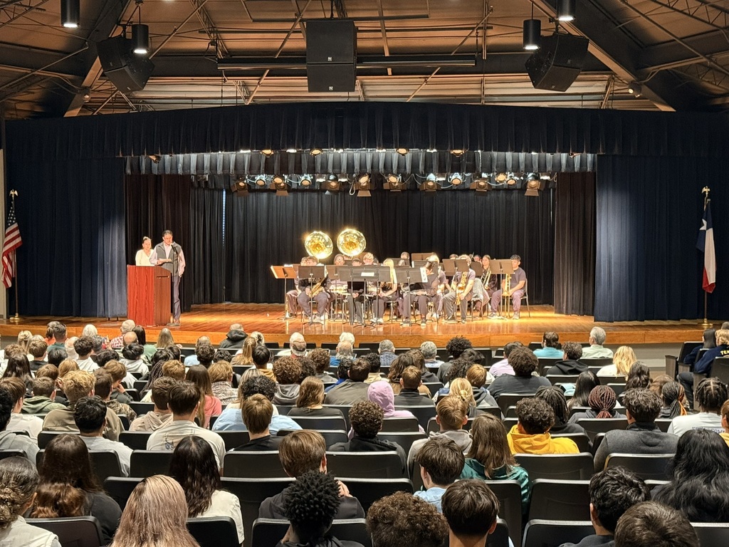 Today, the City of Edna and Edna ISD hosted a Veterans Day program at Edna High School.  Thank you to our local veterans for attending and to Shiloh Baptist Church for providing a meal for these heroes.  Thank you for your service! ❤️🤍💙