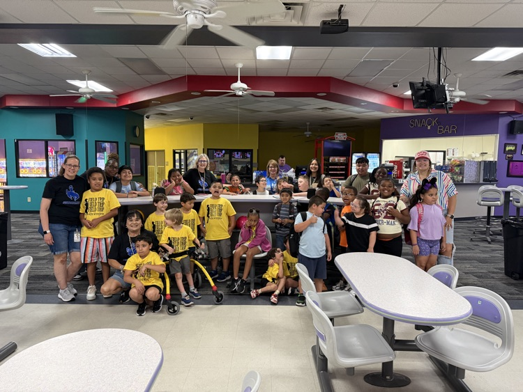 JCSSC students at the bowling alley 