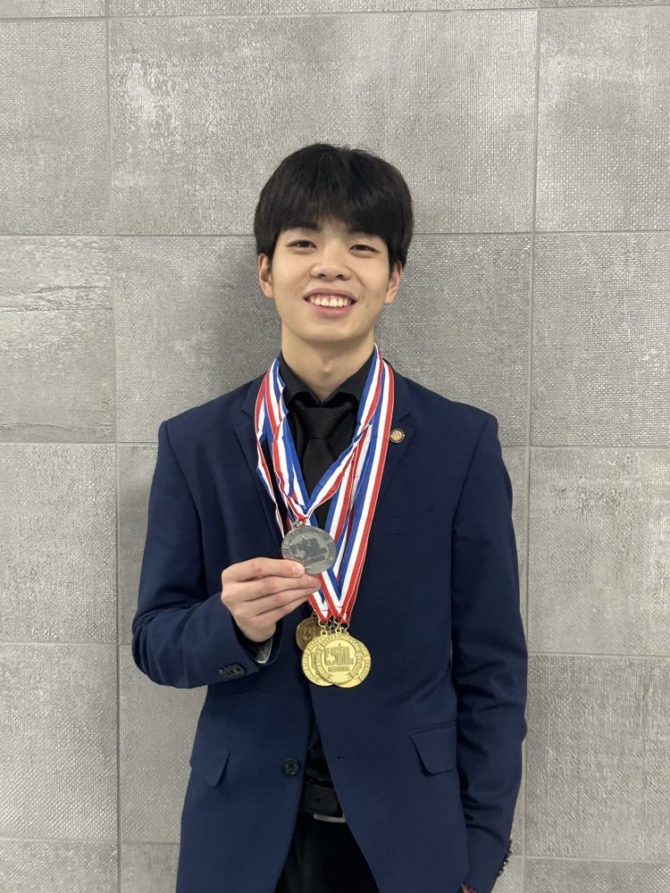 Kyle Zheng -2nd place Persuasive Speaking. State Bound