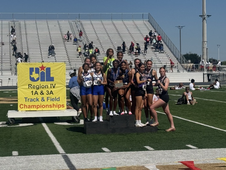 Huge congratulations to the EHS Cowgirls on taking 2nd place in the 4x400 relay at the Regional Track Meet! 🥈🏃‍♀️💨 Next stop: STATE! 🤠🔥 So proud of your hard work and dedication. Let's go get it at the state meet! 👟💪