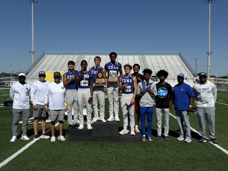 HUGE congrats to the EHS Cowboys on becoming REGIONAL CHAMPS! 🏆🥇 Taking 1st Place Overall Team at the Regional Track Meet is a massive achievement. Way to leave it all on the track! Your hard work paid off. 🤠👟💨🔥