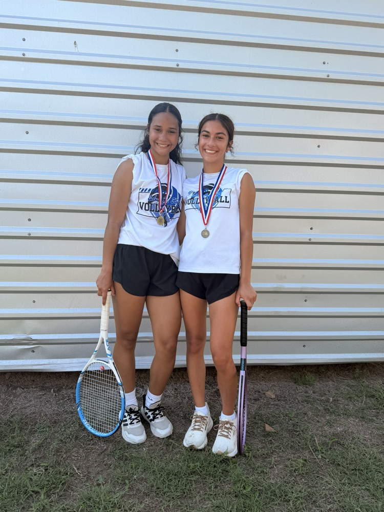 Briley Holmes and Paisley Longoria