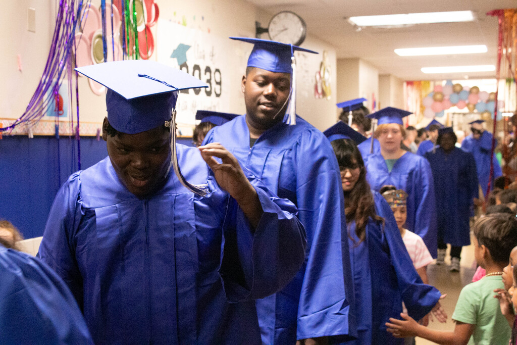 A mix of emotions filled the halls this morning as our graduating seniors took one final walk through the elementary campus — this time alongside our graduating kindergarteners. 💙🎓 For the seniors, it was a chance to reflect on how far they’ve come. For the kindergarteners, it was a glimpse into the journey ahead. One chapter is ending, while another is just beginning. Check out a few moments we were able to capture from this special tradition.