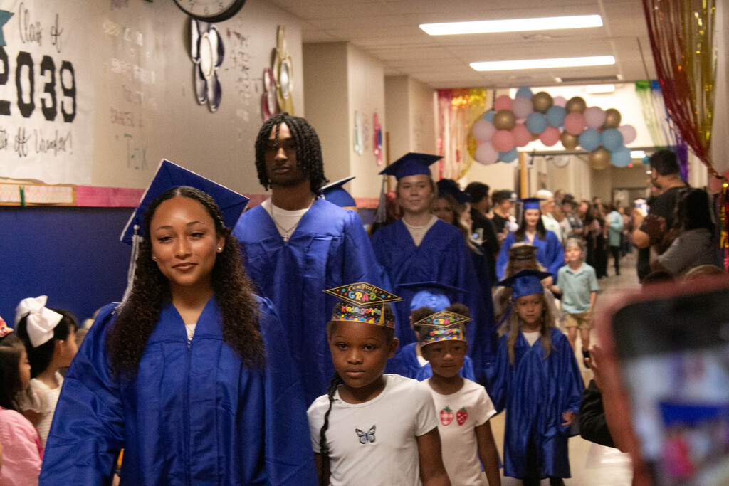 A mix of emotions filled the halls this morning as our graduating seniors took one final walk through the elementary campus — this time alongside our graduating kindergarteners. 💙🎓 For the seniors, it was a chance to reflect on how far they’ve come. For the kindergarteners, it was a glimpse into the journey ahead. One chapter is ending, while another is just beginning. Check out a few moments we were able to capture from this special tradition.