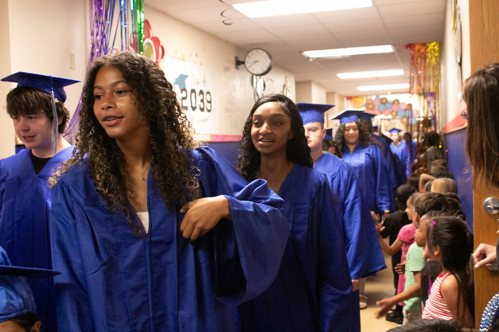 A mix of emotions filled the halls this morning as our graduating seniors took one final walk through the elementary campus — this time alongside our graduating kindergarteners. 💙🎓 For the seniors, it was a chance to reflect on how far they’ve come. For the kindergarteners, it was a glimpse into the journey ahead. One chapter is ending, while another is just beginning. Check out a few moments we were able to capture from this special tradition.