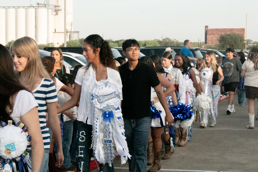 💙🤠 **LOOK WHO STOPPED BY!** 🤠💙 This morning, the **Homecoming Parade** stopped by the Elementary School, and our seniors, football players, cheerleaders, and dance team got to spend some time with our littlest Wranglers! 🐴💙 There were plenty of smiles, handshakes, and Homecoming spirit all around! 🏈🎉💙🤠 **LOOK WHO STOPPED BY!** 🤠💙 This morning, the **Homecoming Parade** stopped by the Elementary School, and our seniors, football players, cheerleaders, and dance team got to spend some time with our littlest Wranglers! 🐴💙 There were plenty of smiles, handshakes, and Homecoming spirit all around! 🏈🎉