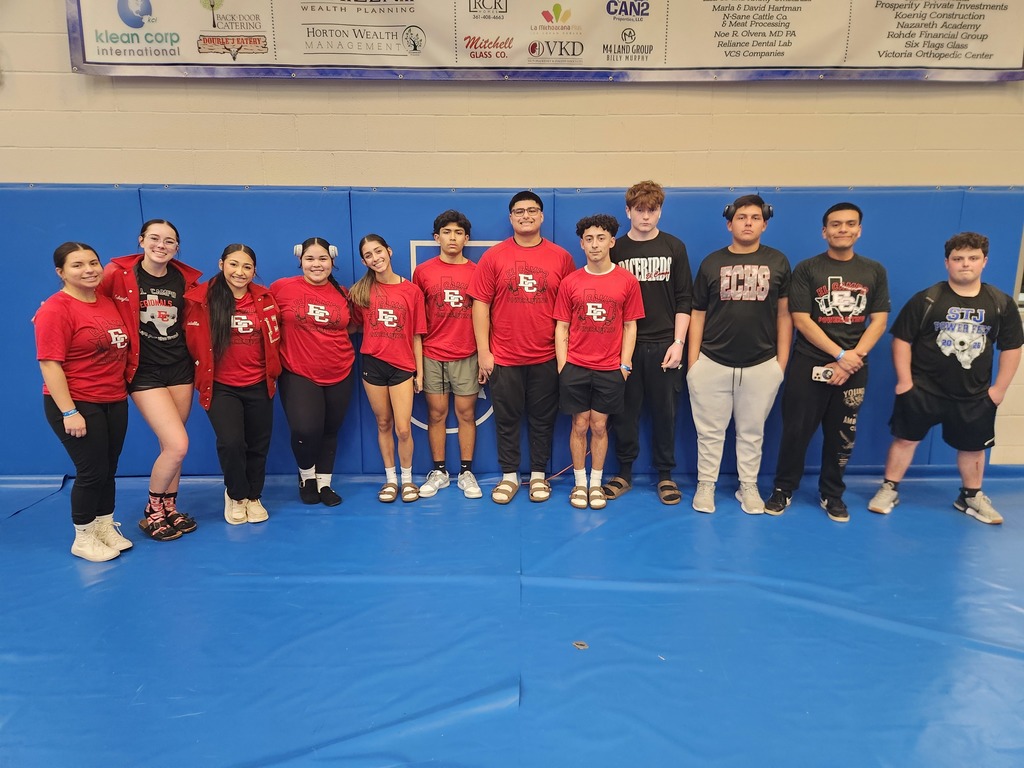 girls and boys on the powerlifting team