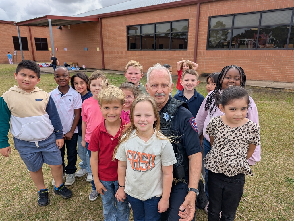 lee with kids at hutchins
