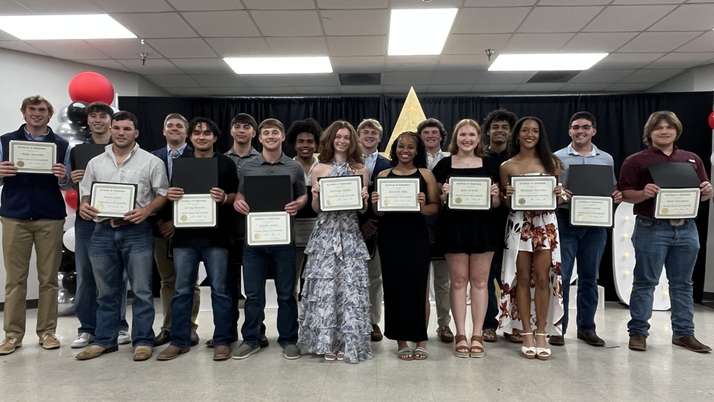 17 students who received scholarships