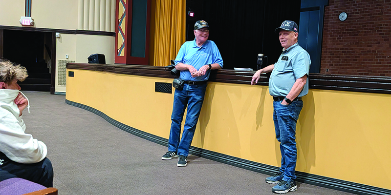 Local veterans visit with Extend students
