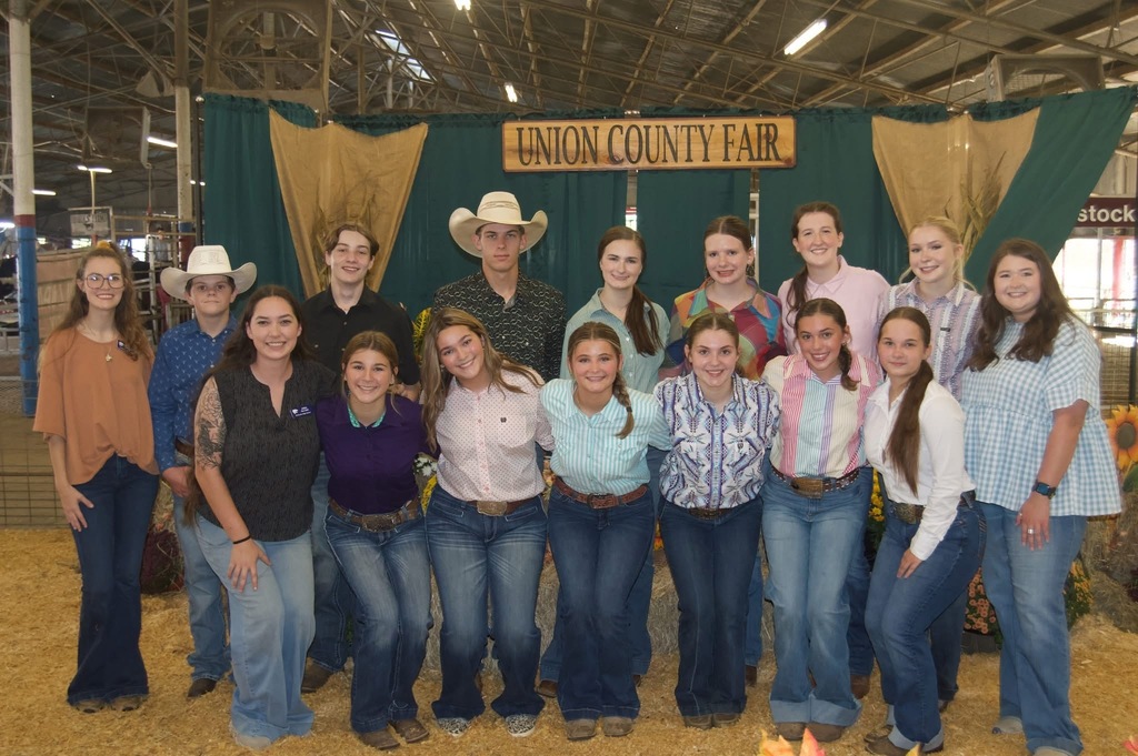 agri students group pictured at union county fair