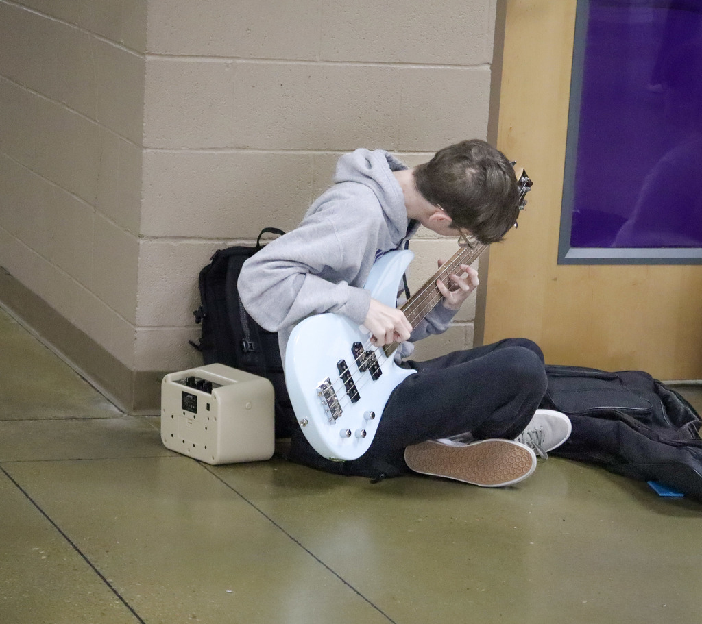 Ms. Lampley's Media Communication and Journalism classes have been practicing photography. These photos represent every day student life at EHS!