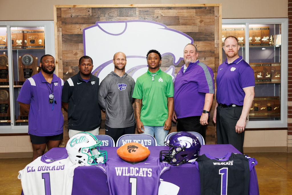 Jakori Lumsey signing UAM