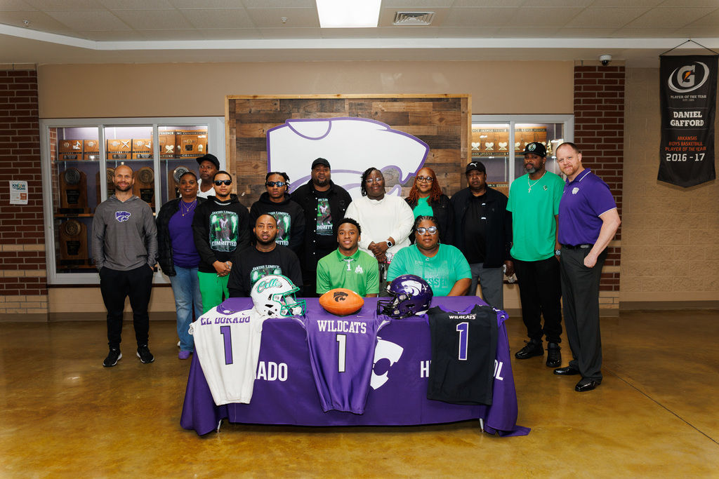 Jakori Lumsey signing UAM