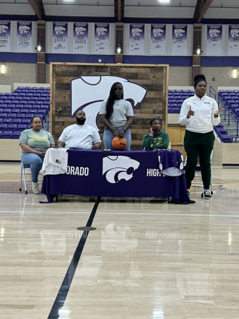 Congratulations to Makhiya Tillis for signing to play basketball at Paris Junior College!  We are so proud of your hard work, dedication, and commitment to the game. We cannot wait to see you continue to shine at the next level! 🏀👏