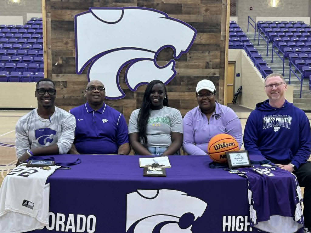 Congratulations to Makhiya Tillis for signing to play basketball at Paris Junior College!  We are so proud of your hard work, dedication, and commitment to the game. We cannot wait to see you continue to shine at the next level! 🏀👏
