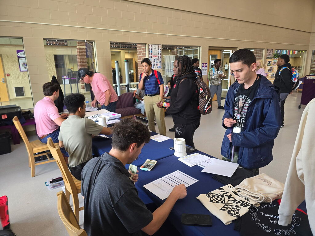 Seniors ordering their cap and gown