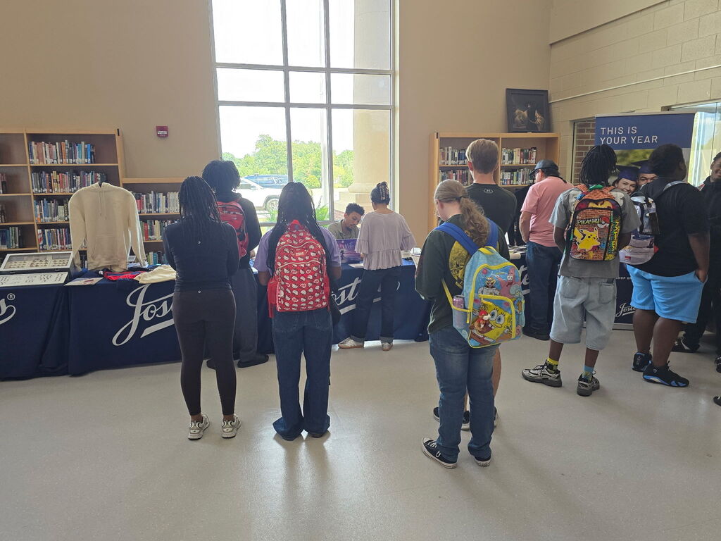Seniors ordering their cap and gown