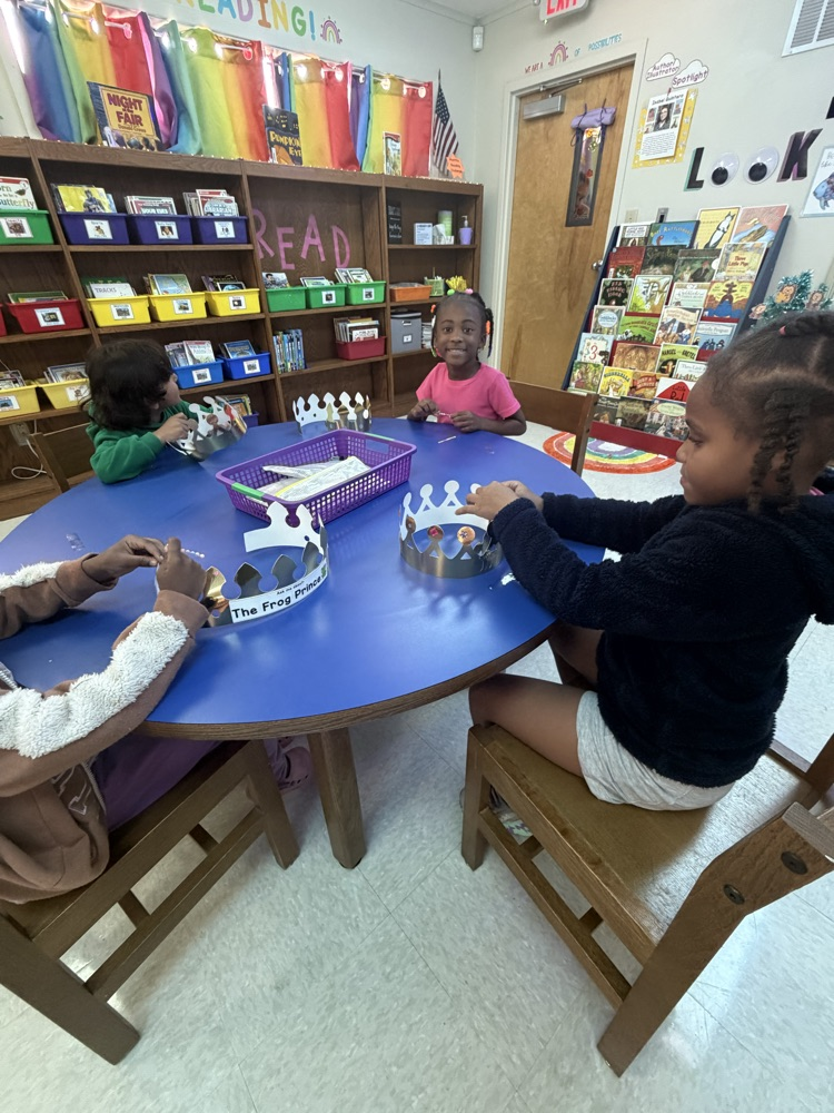 students working on paper crowns