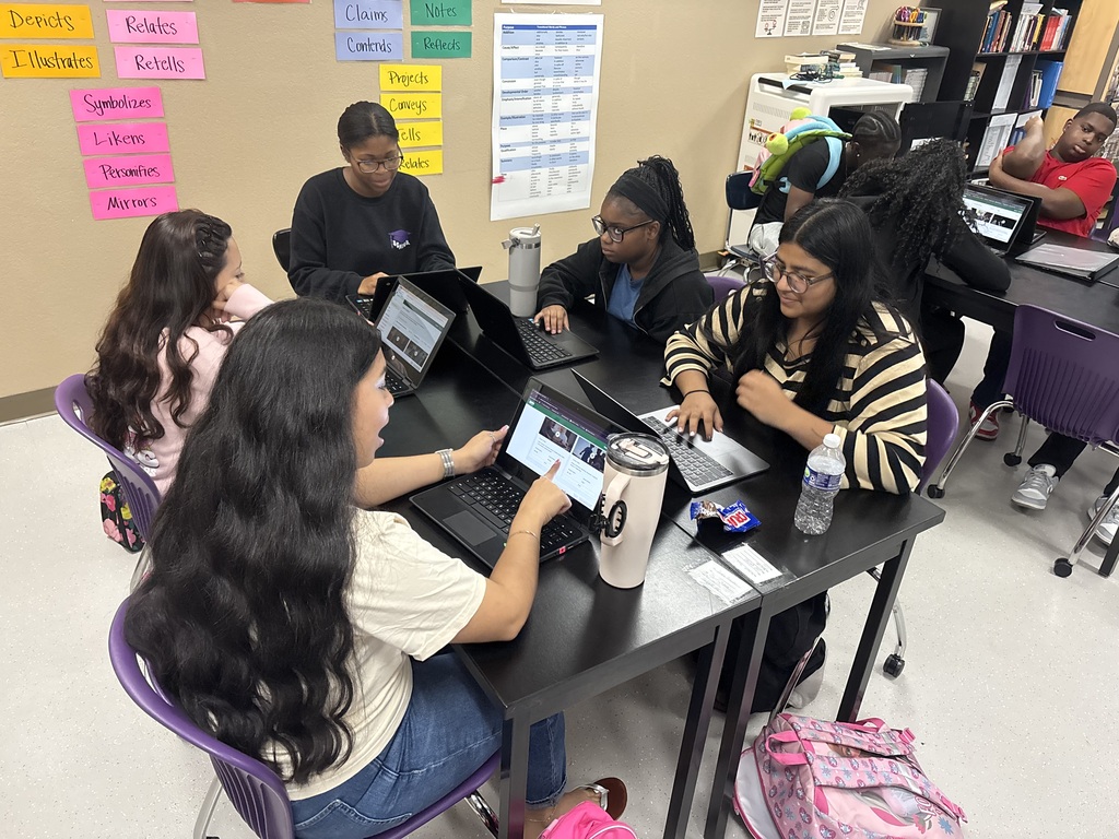 EHS students enrolling in Launch program for the future. 