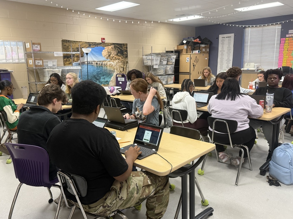 EHS students enrolling in Launch program for the future. 
