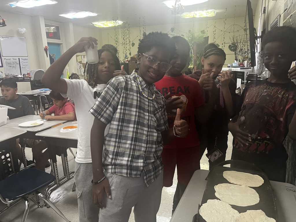 Students enjoying making tortillas