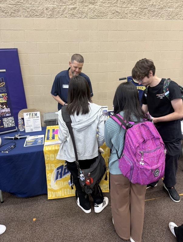 Seniors attend EHS college fair